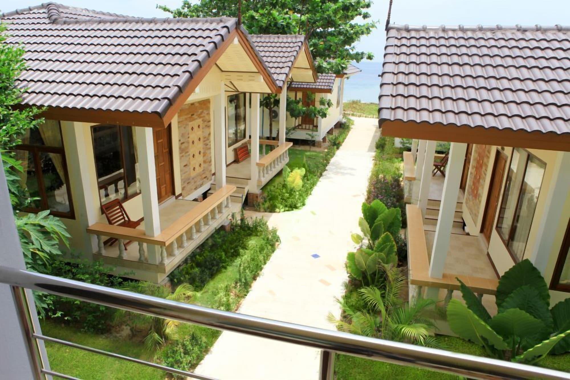 Amantra Resort & Spa Koh Lanta Exterior photo